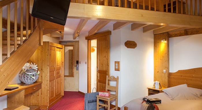 Hotel Le Petit Dru, Morzine ski chalet, image 7